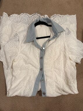LaLavon summer NWOT Eyelet Midi Dress‎ with Contrast Collar - White
